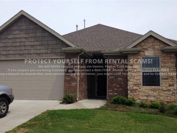 2852 W Millstone Drive , Fayetteville, AR 72704