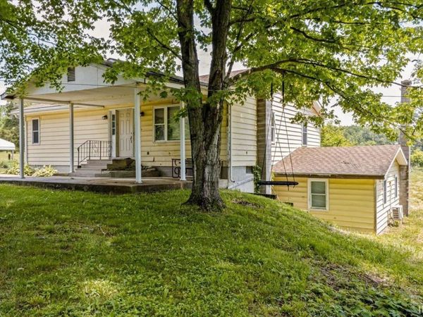 1519 S Willman Road, Hartford City, IN 47348