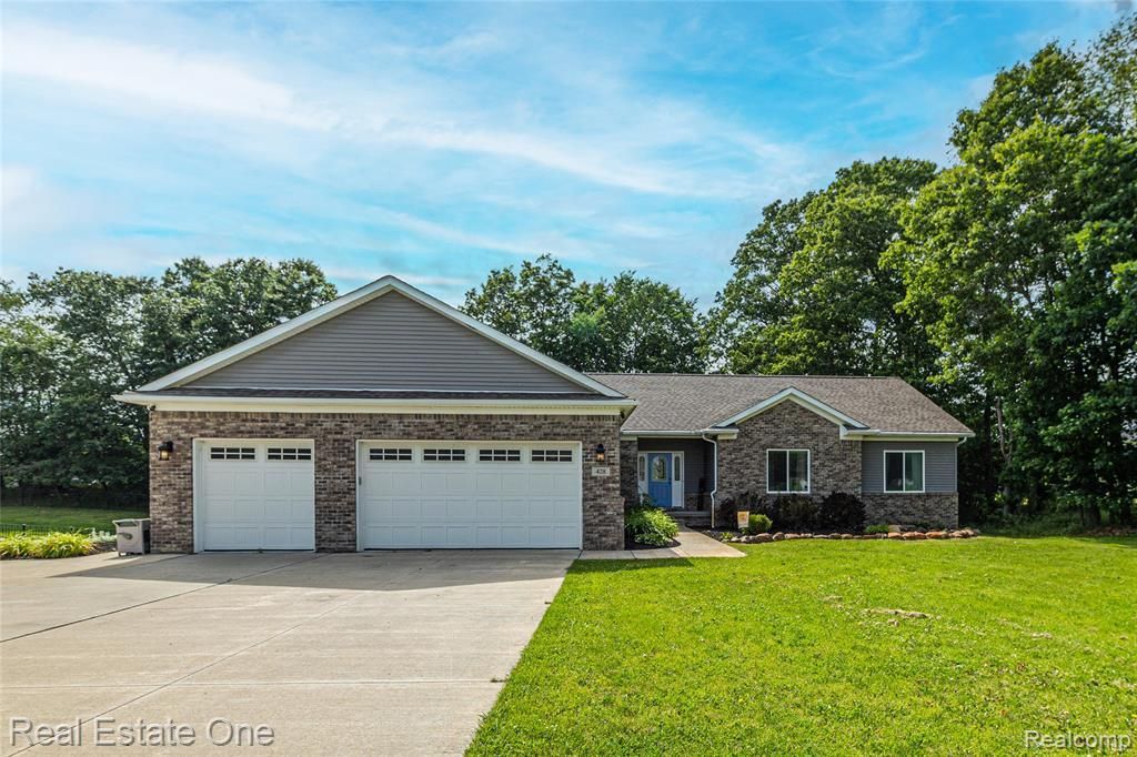 428 Pheasant Ridge Court, Brandon Township, MI 48462 Main Photo