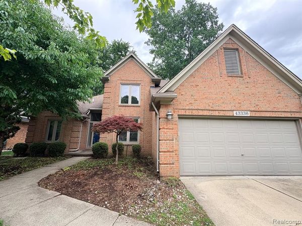 43336 Herring Drive, Clinton Twp, MI 48038