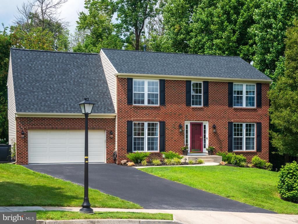 2 HUNTINGTON COURT , UPPER CHICHESTER, PA 19061