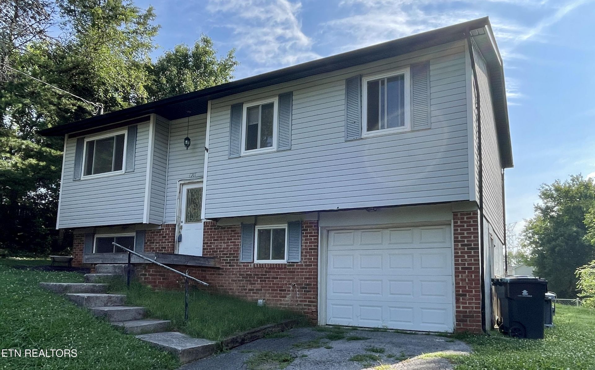 6201 Robin Heights Drive, Knoxville, TN 37921 Main Photo