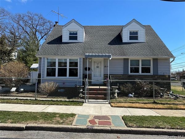 one Waverly Place , Valley Stream, NY 11580