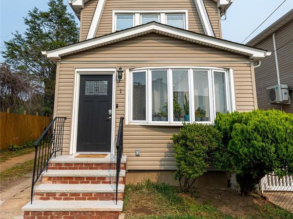 1 Melrose Street, Elmont, NY 11003
