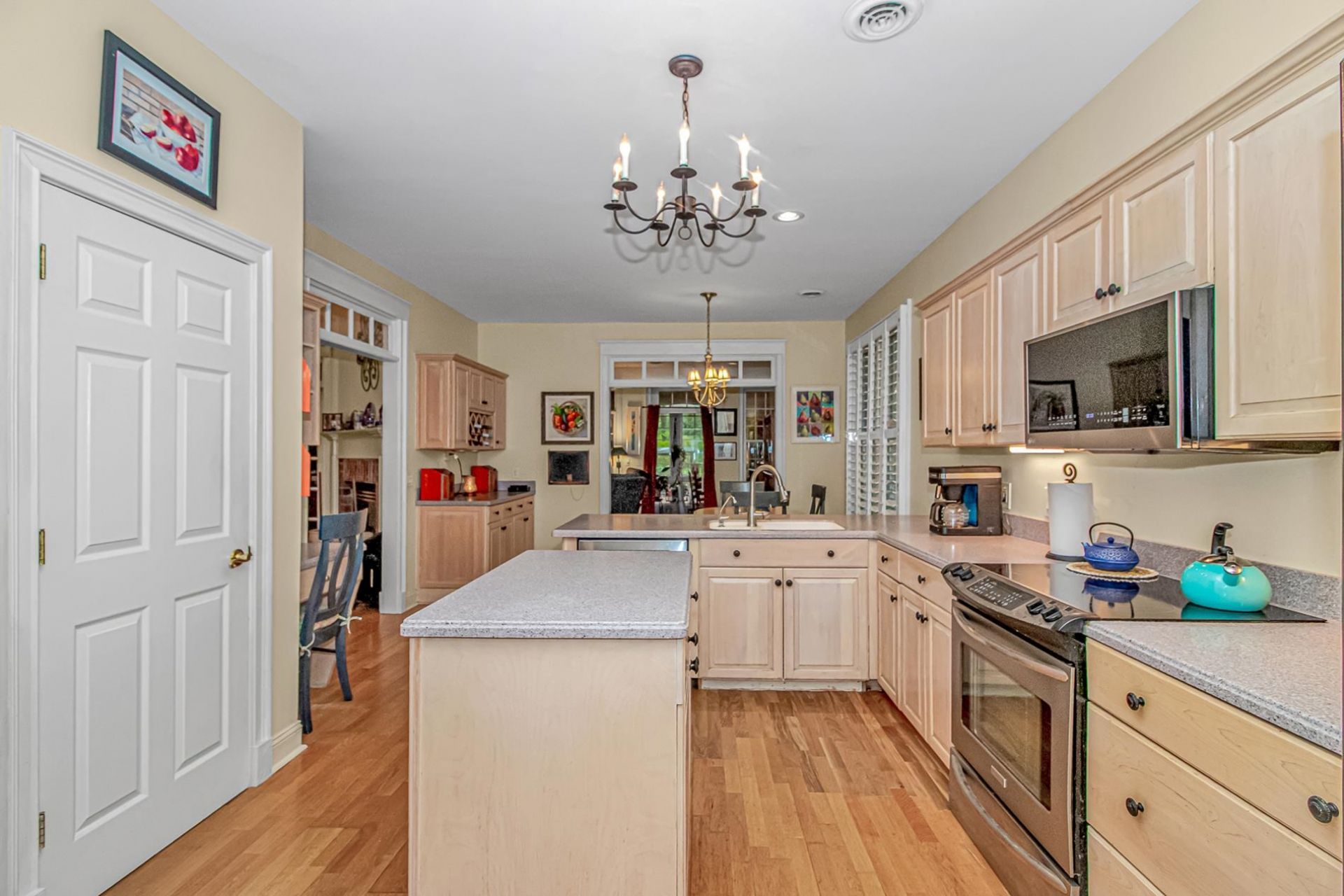 358 Doral Dr. Photo 12