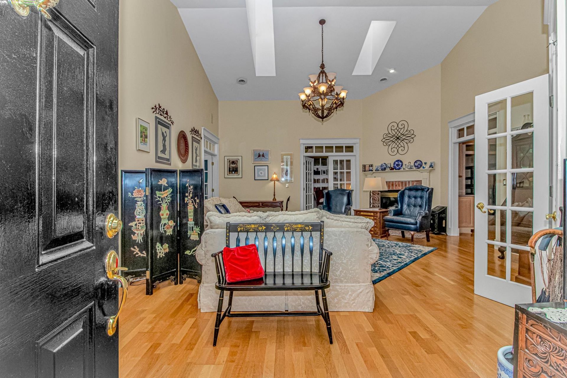 358 Doral Dr. Photo 4