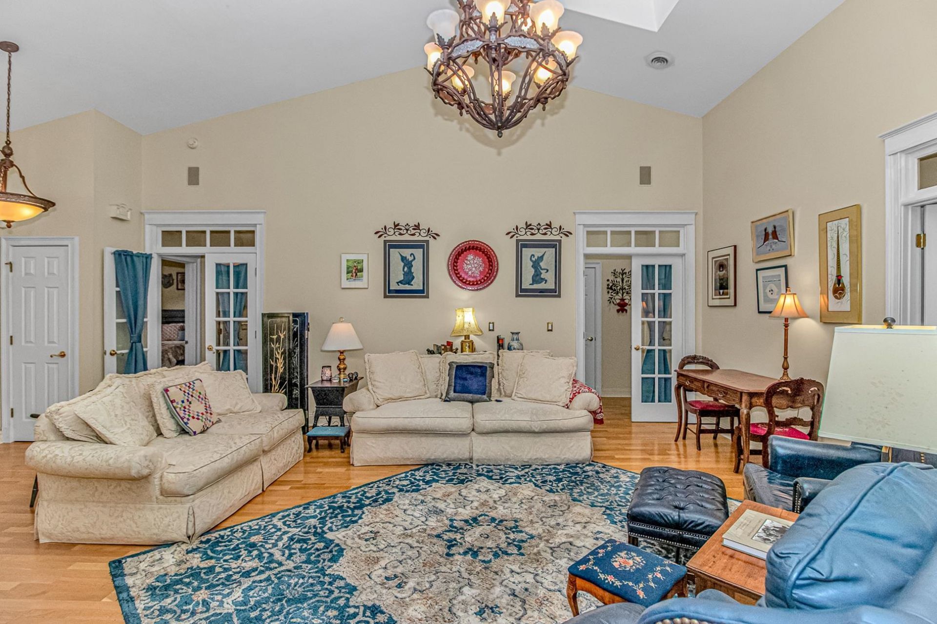 358 Doral Dr. Photo 6