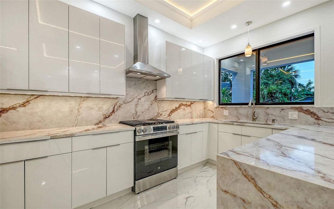 2483 Bay Street, Sarasota, FL 34237 Photo