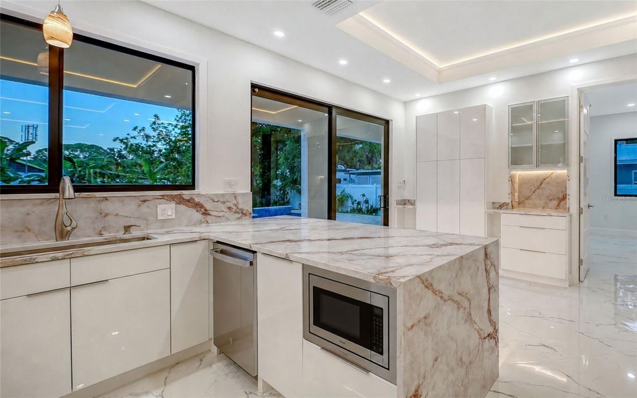 2483 Bay Street, Sarasota, FL 34237 Photo