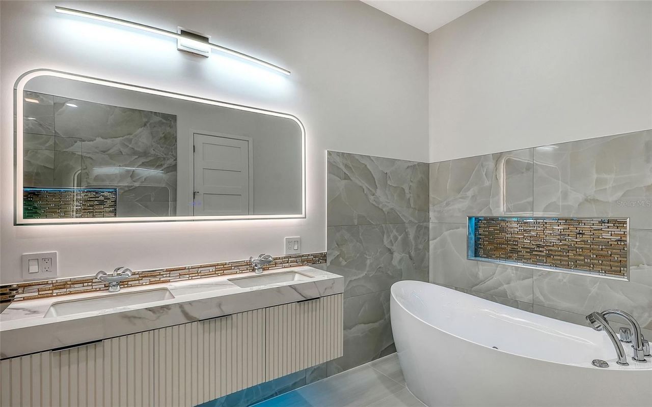 2483 Bay Street, Sarasota, FL 34237 Photo