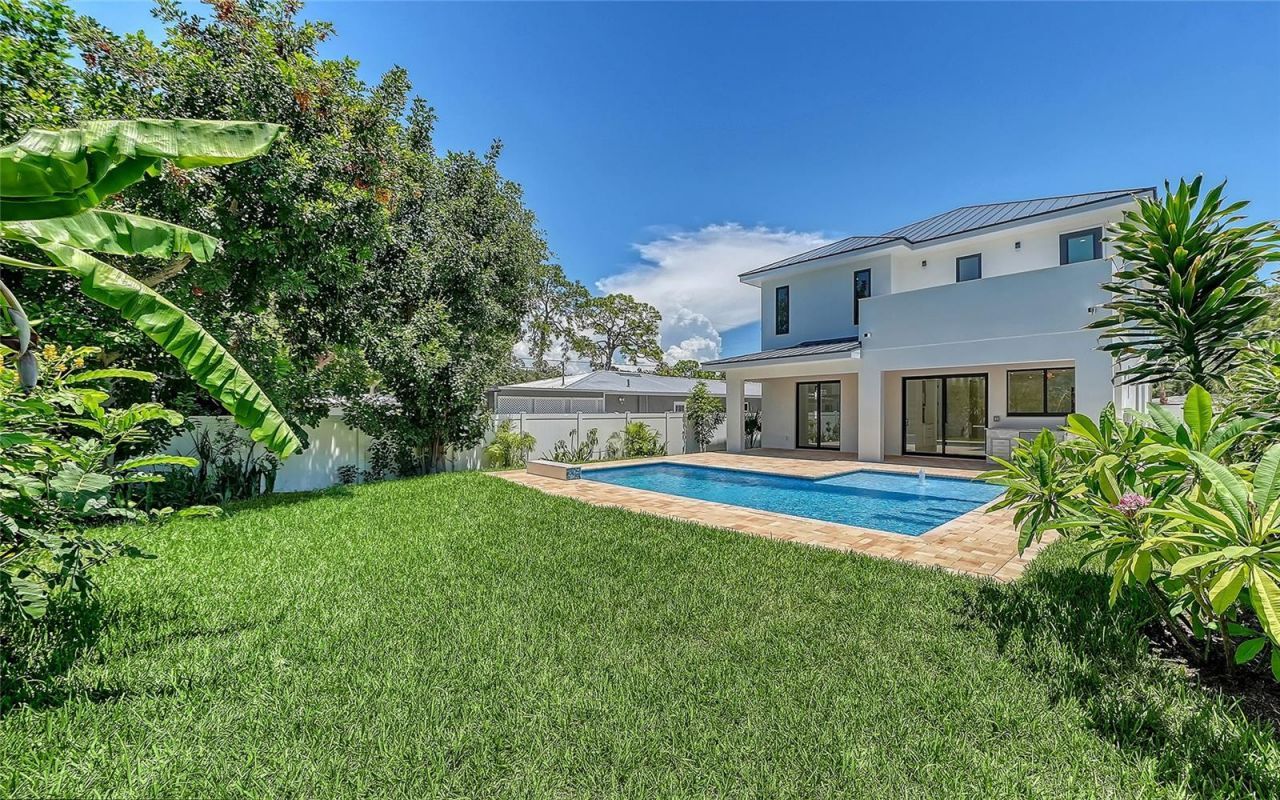 2483 Bay Street, Sarasota, FL 34237 Photo