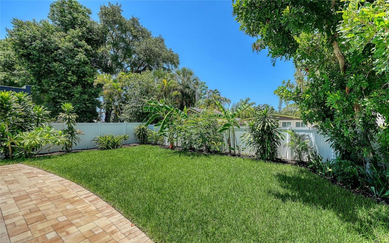 2483 Bay Street, Sarasota, FL 34237 Photo