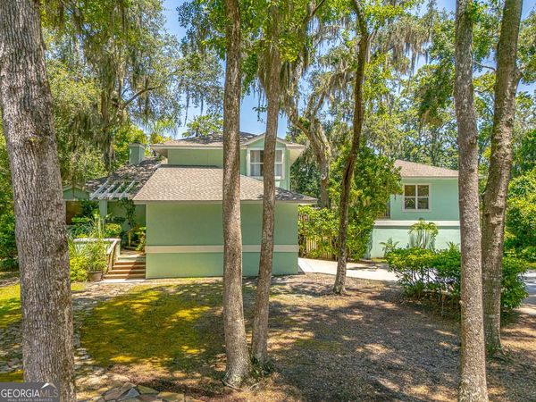 123 Plemmons Drive, St Simons Island, GA 31522