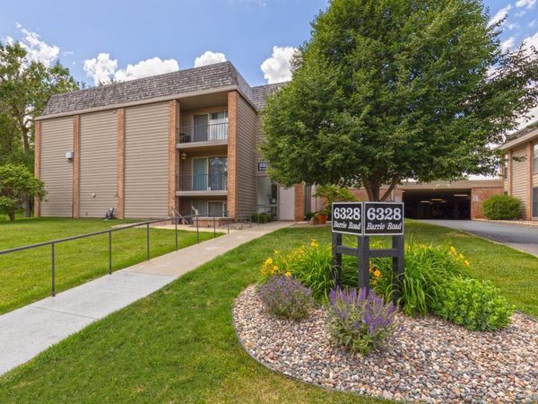 6328 Barrie Road, Unit 3K, Edina, MN 55435