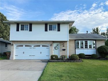 27 Mckenzie Court, Buffalo, NY 14227