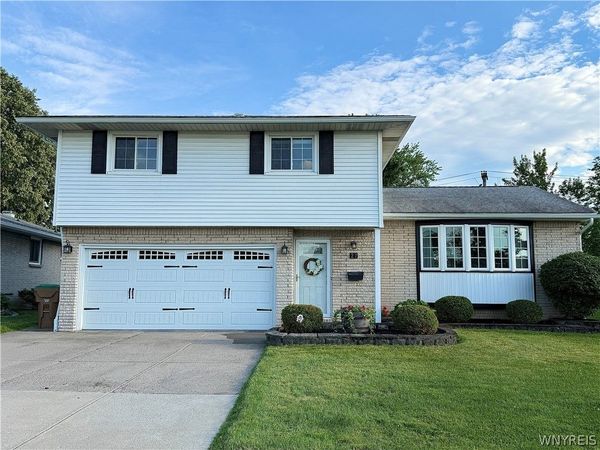 27 Mckenzie Court, Buffalo, NY 14227