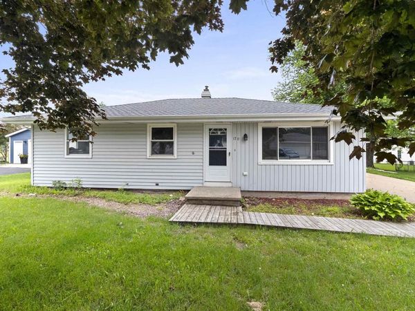 1711 ORIOLE STREET, New London, WI 54961