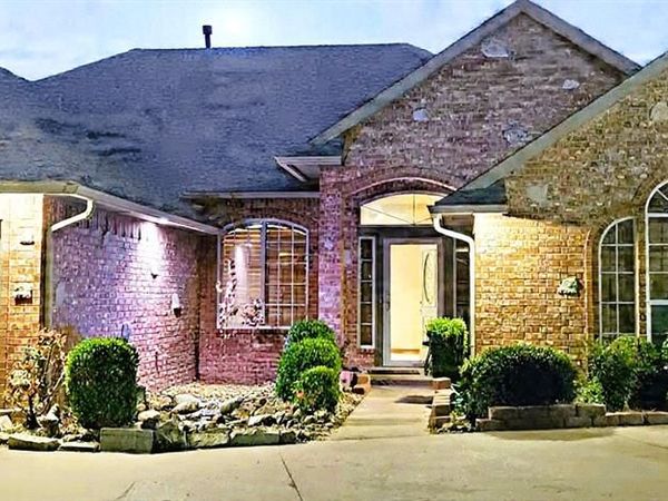 5612 Holly Brooke Lane, Oklahoma City, OK 73135