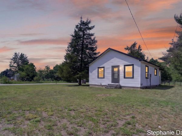 4622 E Apple Avenue, Muskegon, MI 49442