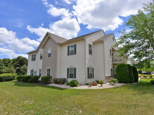 1059 Stratford Ct, Unit 201, Mount Pleasant, WI 53406