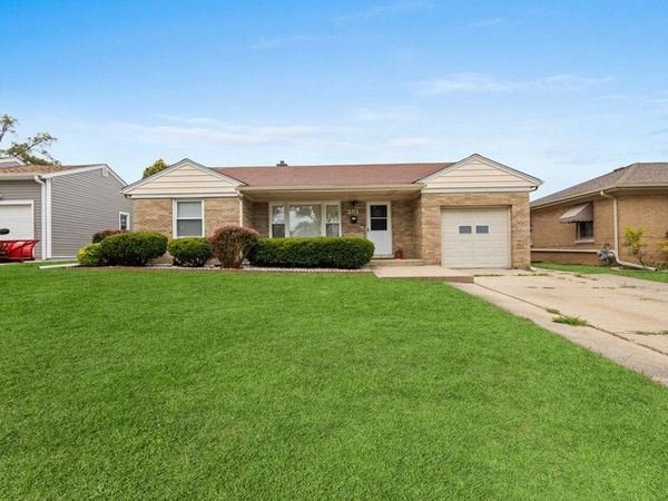 251 W 10th Street , Chicago Heights, IL 60411
