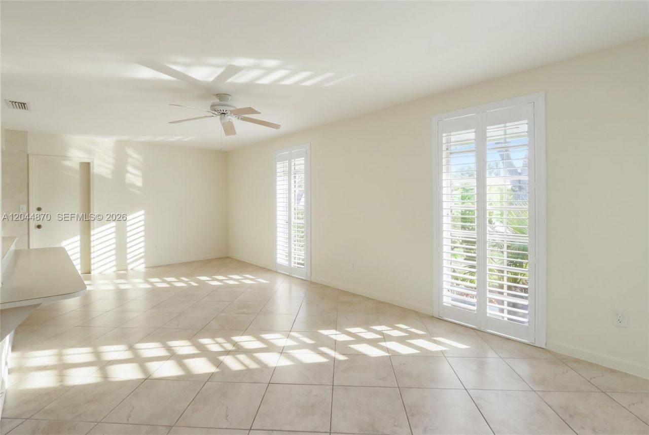 7520 SW 164th St , Palmetto Bay, FL 33157 Photo