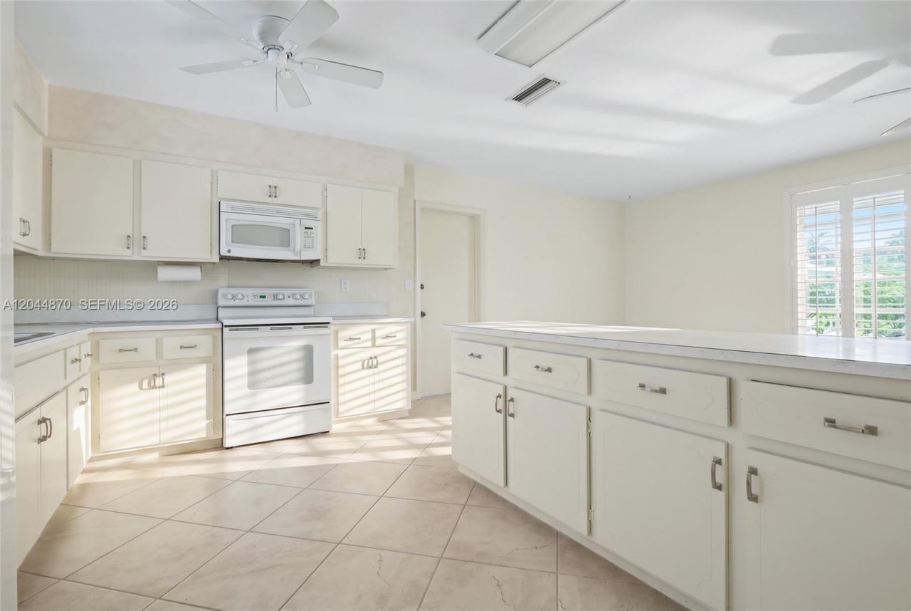 7520 SW 164th St , Palmetto Bay, FL 33157 Photo