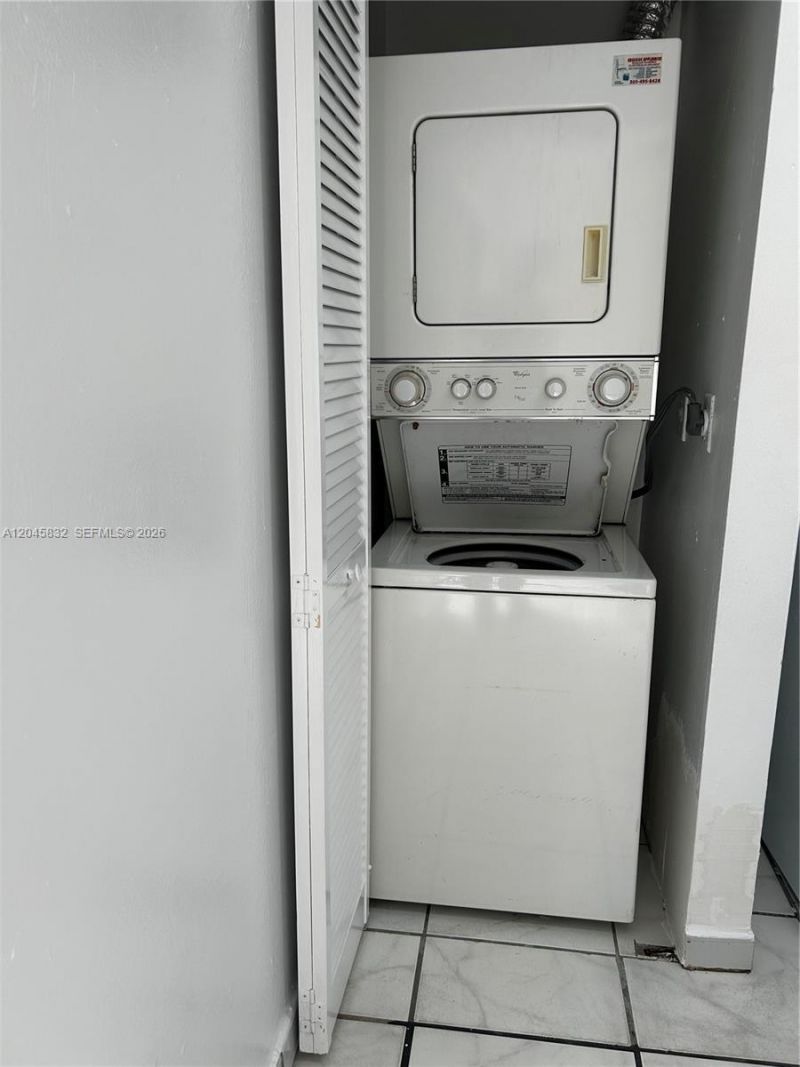 301 W Park Dr , Unit 101-11, Miami, FL 33172 Photo