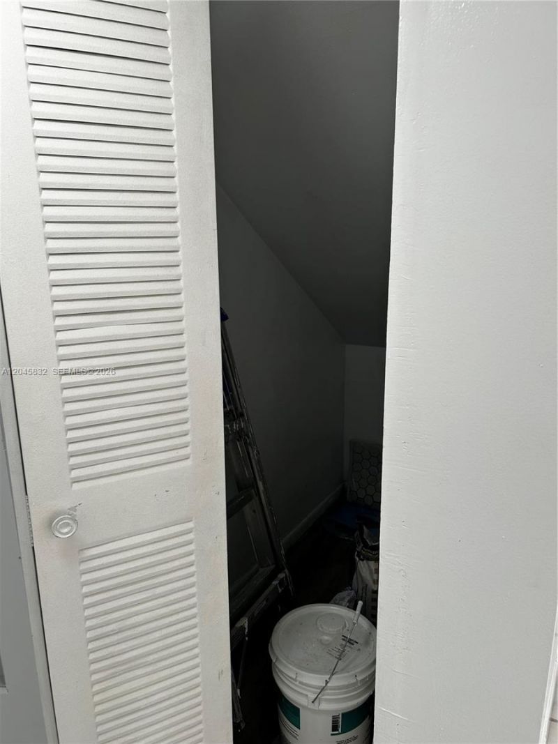 301 W Park Dr , Unit 101-11, Miami, FL 33172 Photo