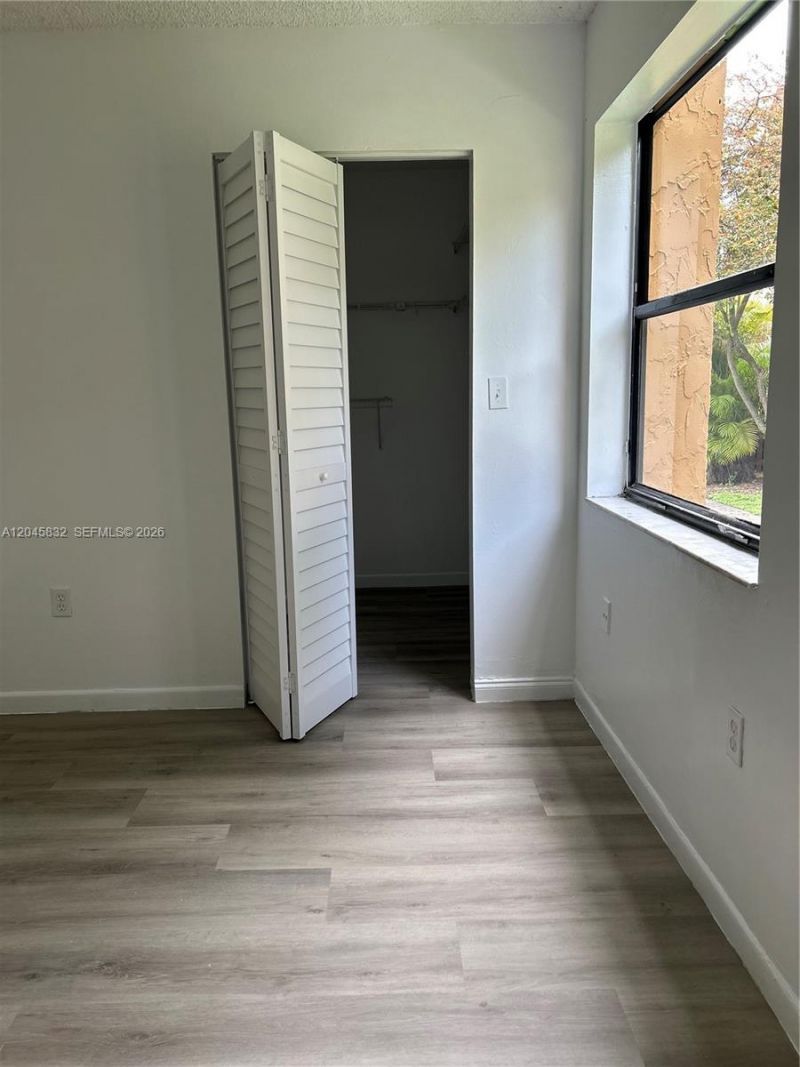 301 W Park Dr , Unit 101-11, Miami, FL 33172 Photo