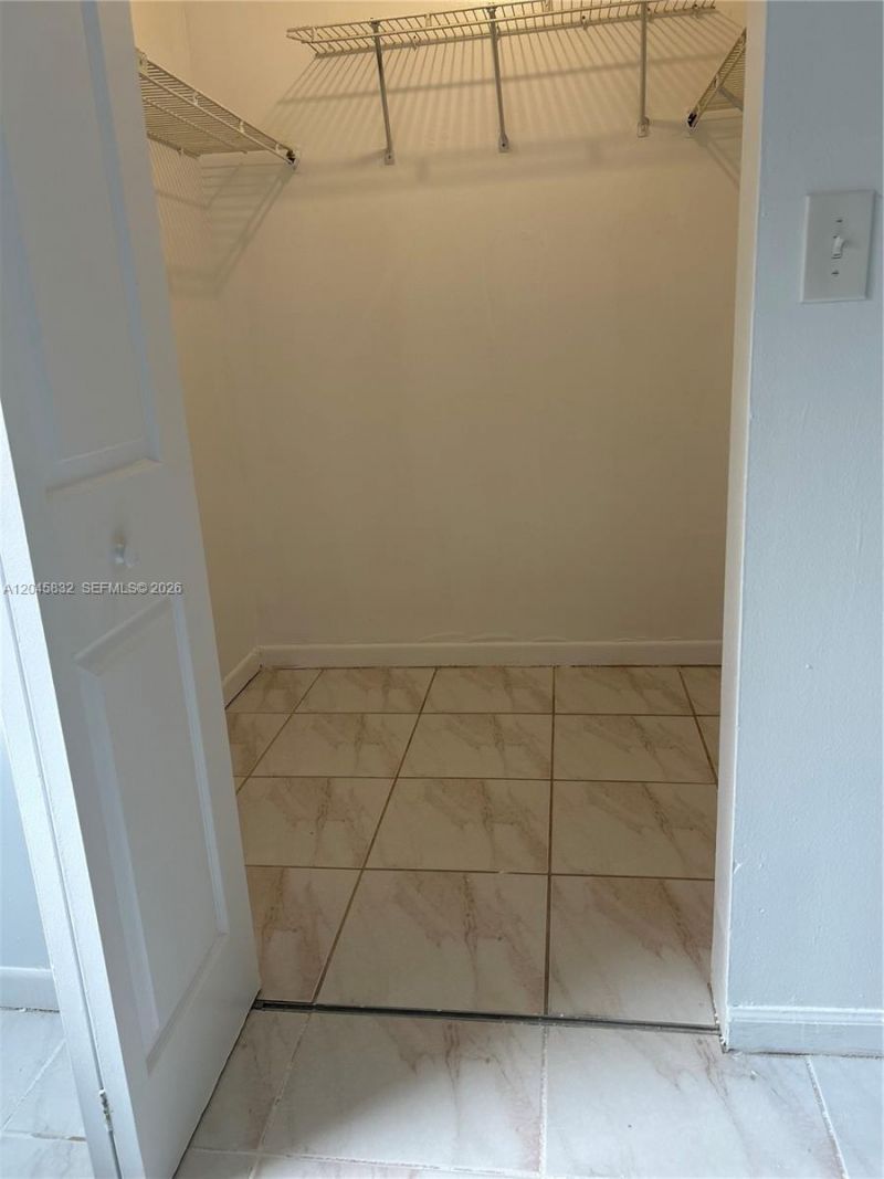 301 W Park Dr , Unit 101-11, Miami, FL 33172 Photo