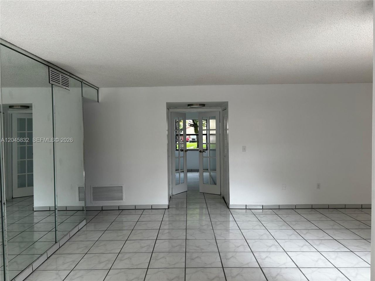 301 W Park Dr , Unit 101-11, Miami, FL 33172 Photo