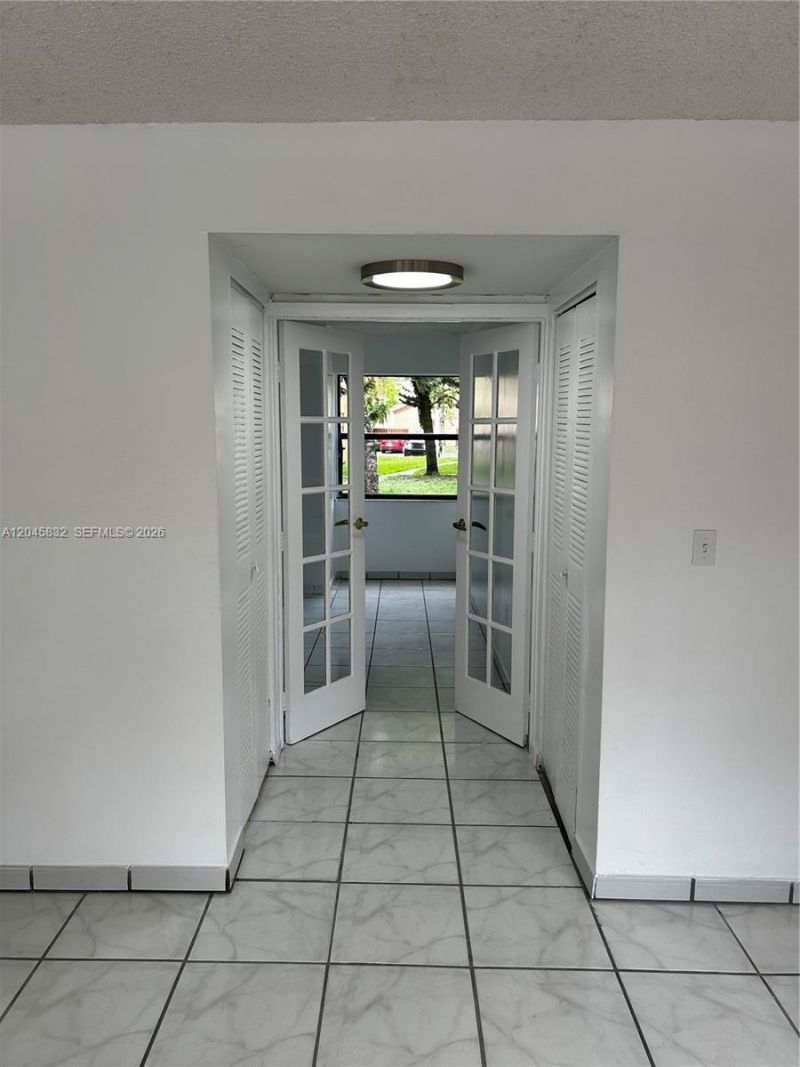 301 W Park Dr , Unit 101-11, Miami, FL 33172 Photo