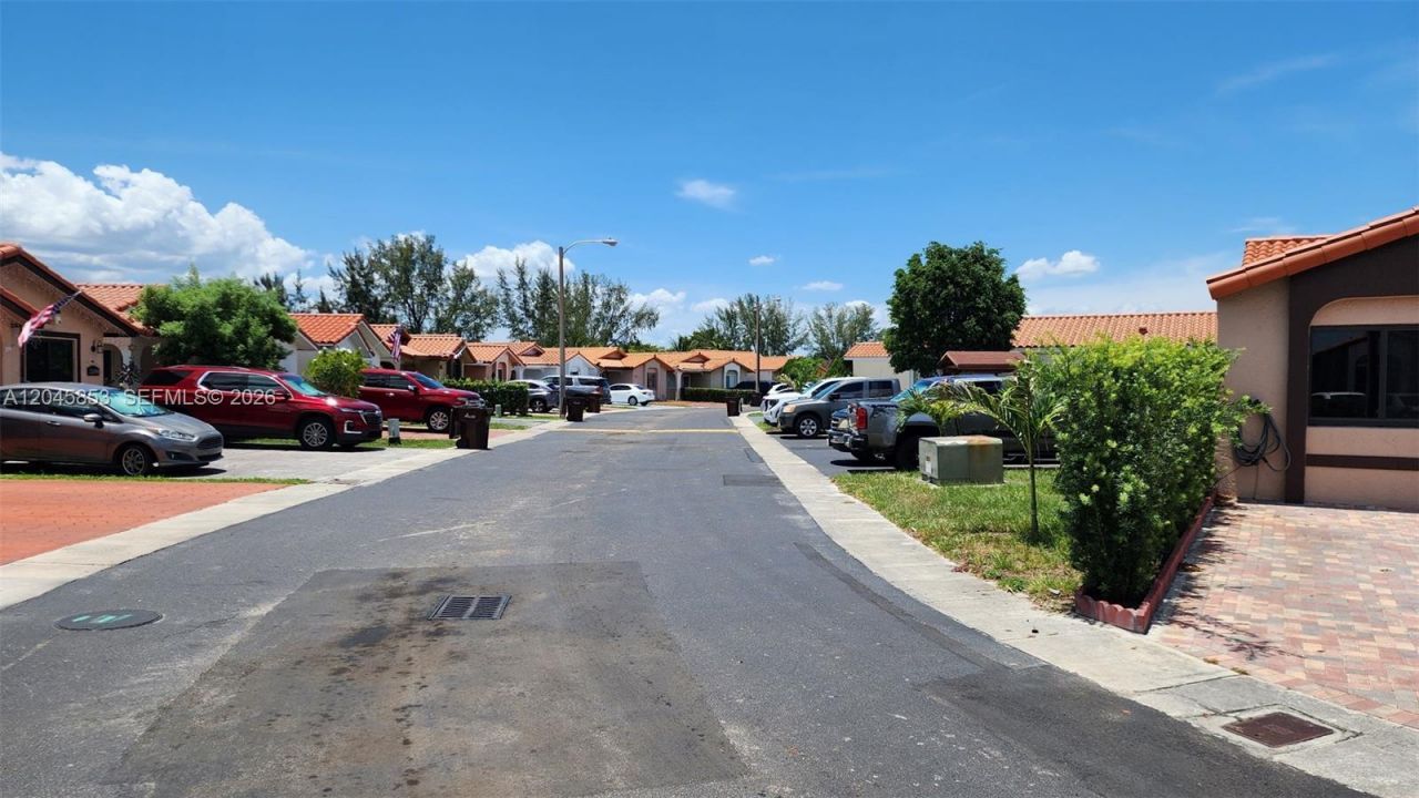 2588 W 64th St, Hialeah, FL 33016 Photo