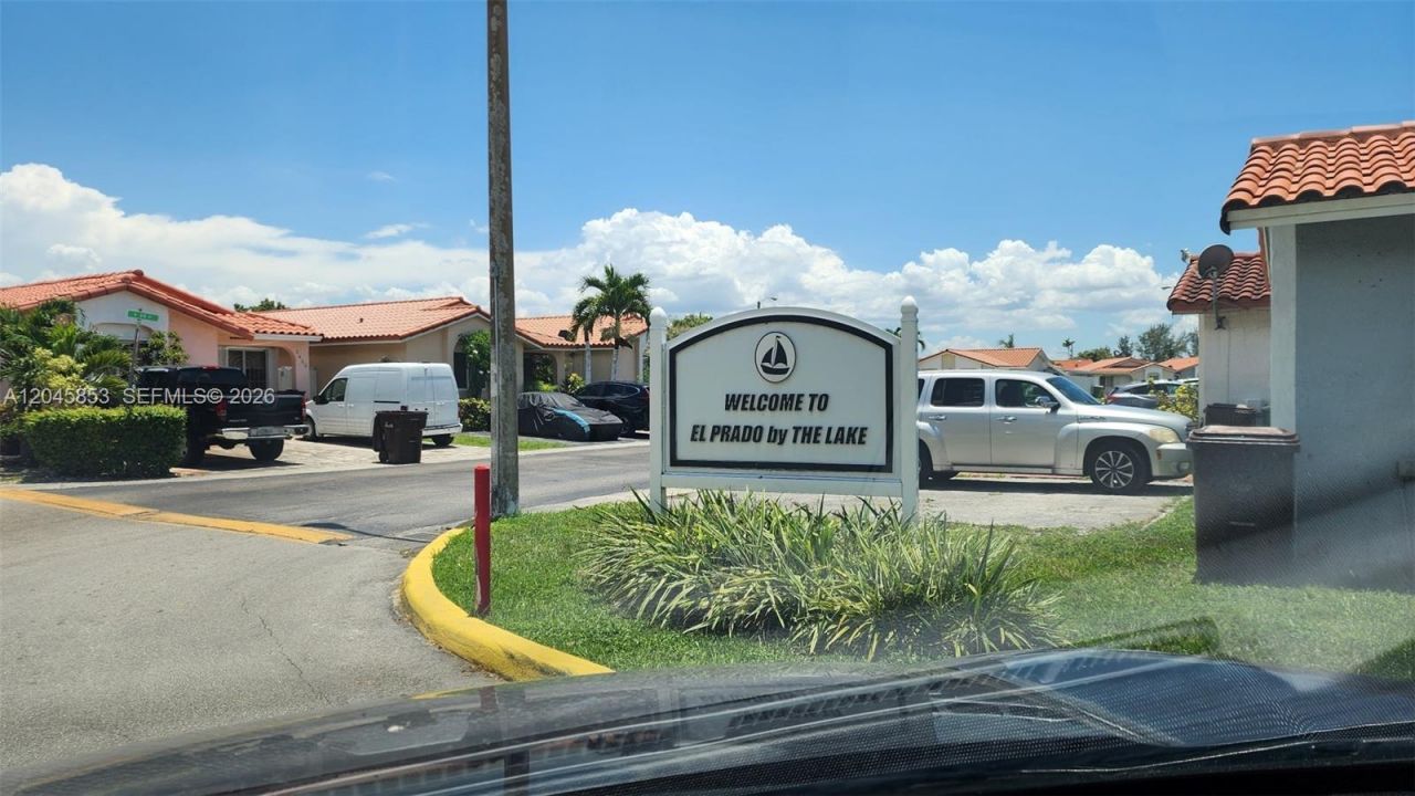 2588 W 64th St, Hialeah, FL 33016 Photo