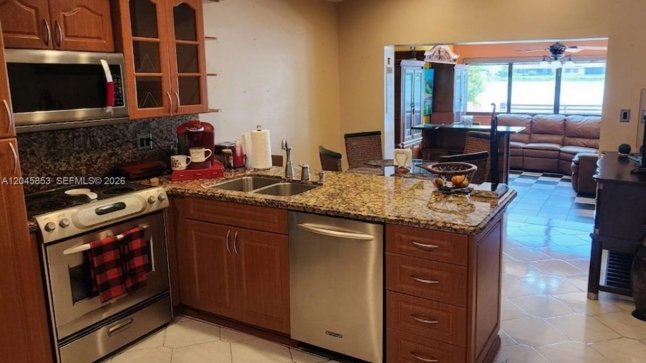 2588 W 64th St, Hialeah, FL 33016 Photo