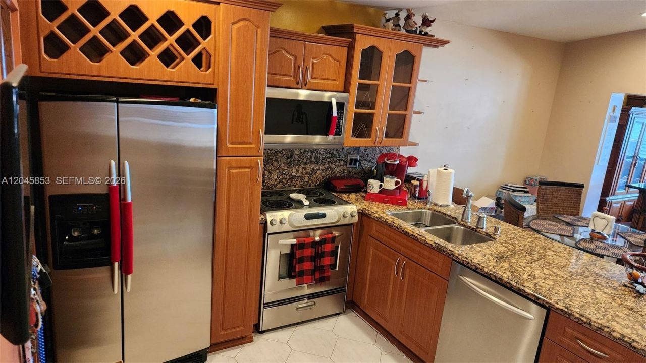2588 W 64th St, Hialeah, FL 33016 Photo