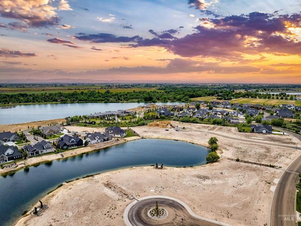 21545 Lake Fork Pt, Star, ID 83669