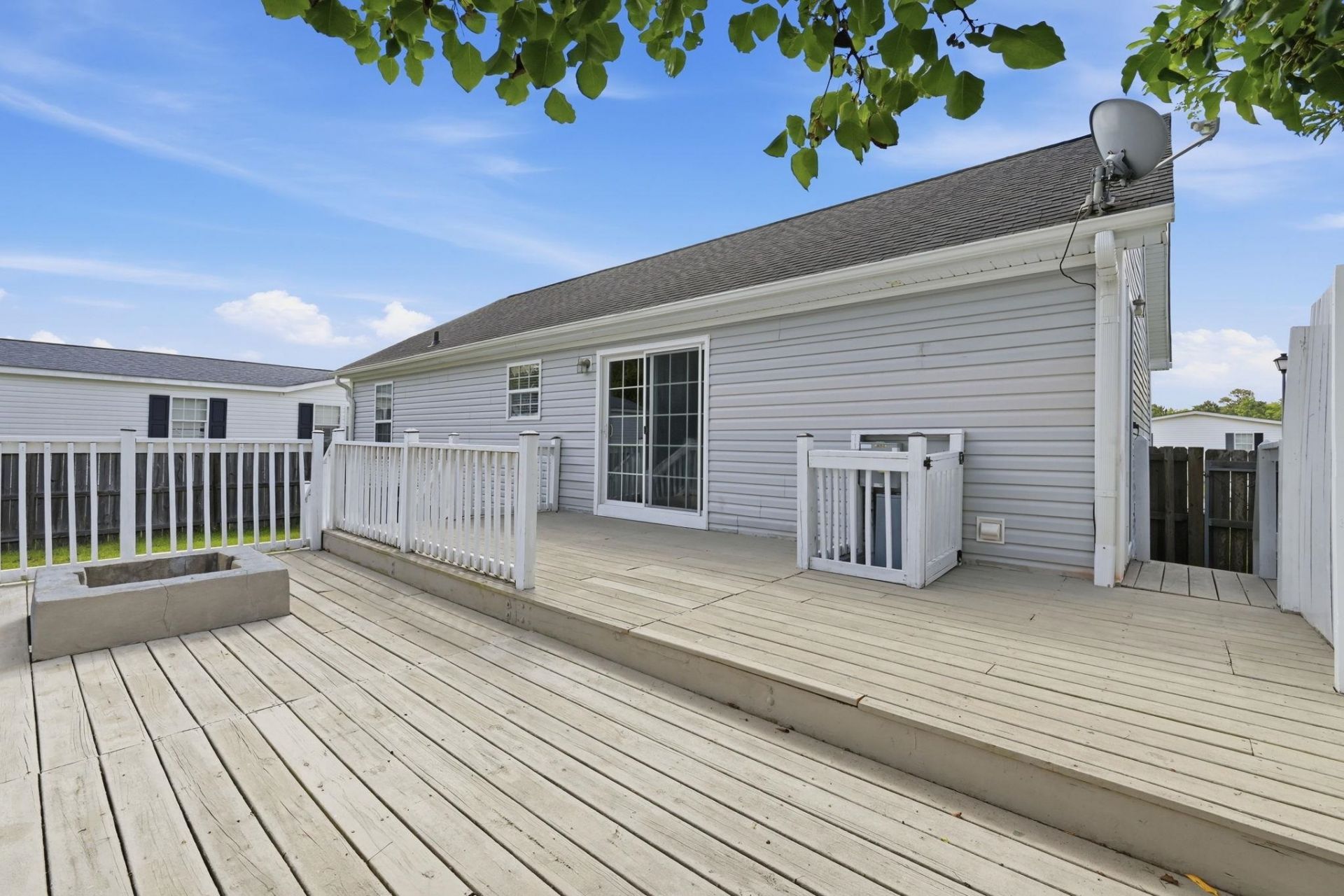 244 Weyburn St. Photo 30