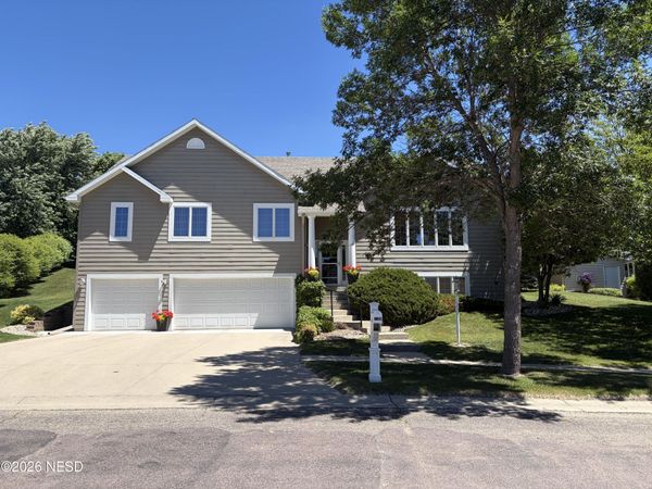 1108 SUNSET STREET NW, Watertown, SD 57201