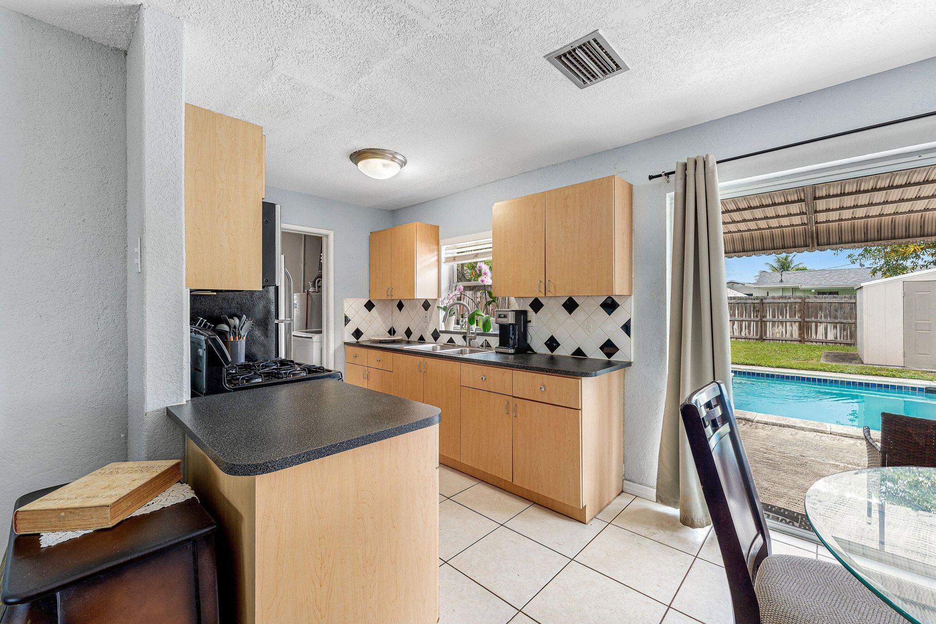 5543 SW 7th Street, Margate, FL 33068 Photo