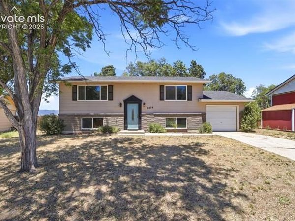 2826 Pinnacle Drive, Colorado Springs, CO 80910