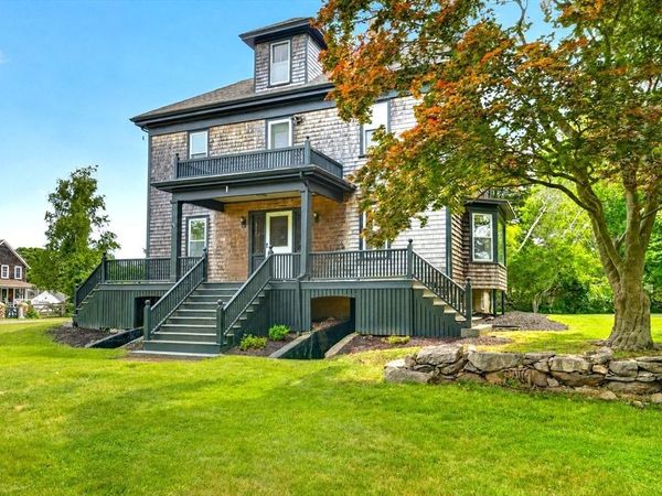 5 North Ln, Dartmouth, MA 02748