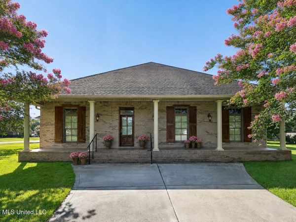18254 Robinwood East Drive, Saucier, MS 39574