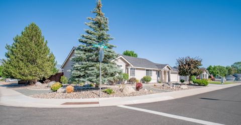 1225 Springtime Drive, Gardnerville, NV 89460 Photo