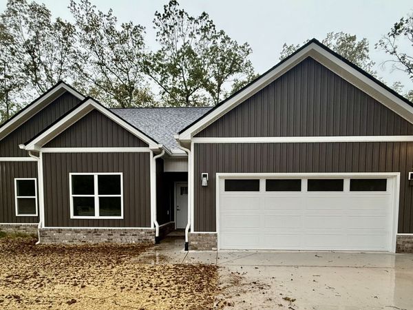 670 N Ballard Rd , Manchester, TN 37355