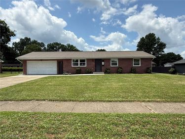1038 2nd Street SW, New Philadelphia, OH 44663