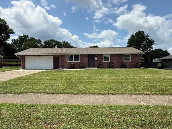 1038 2nd Street SW, New Philadelphia, OH 44663