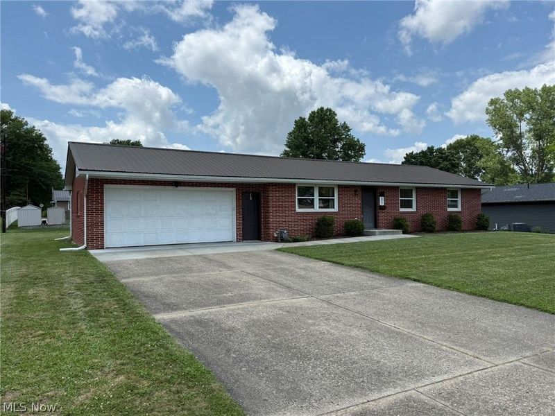 1038 2nd Street SW, New Philadelphia, OH 44663 Photo 3
