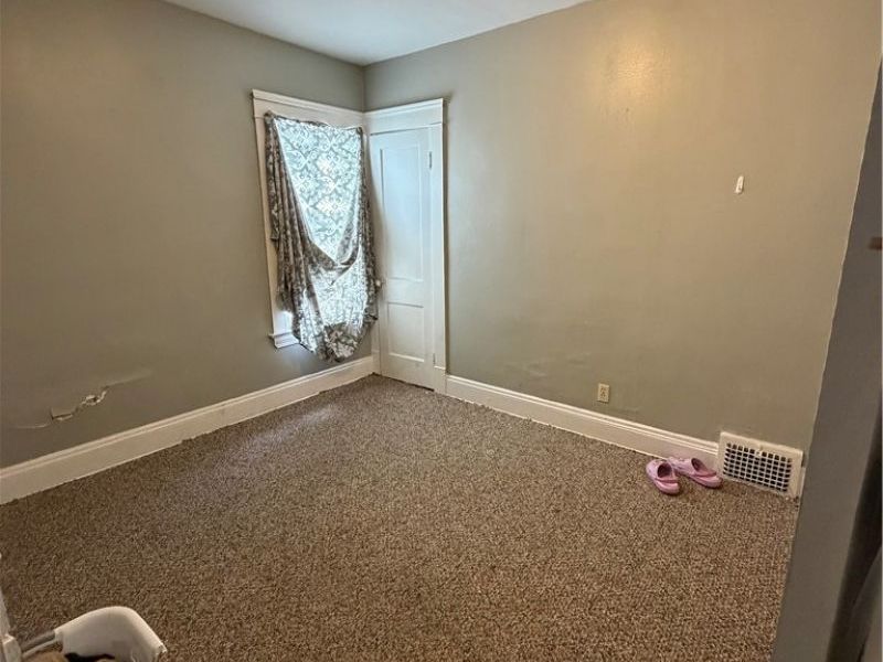 916 E 144th Street, Cleveland, OH 44110 Photo 6